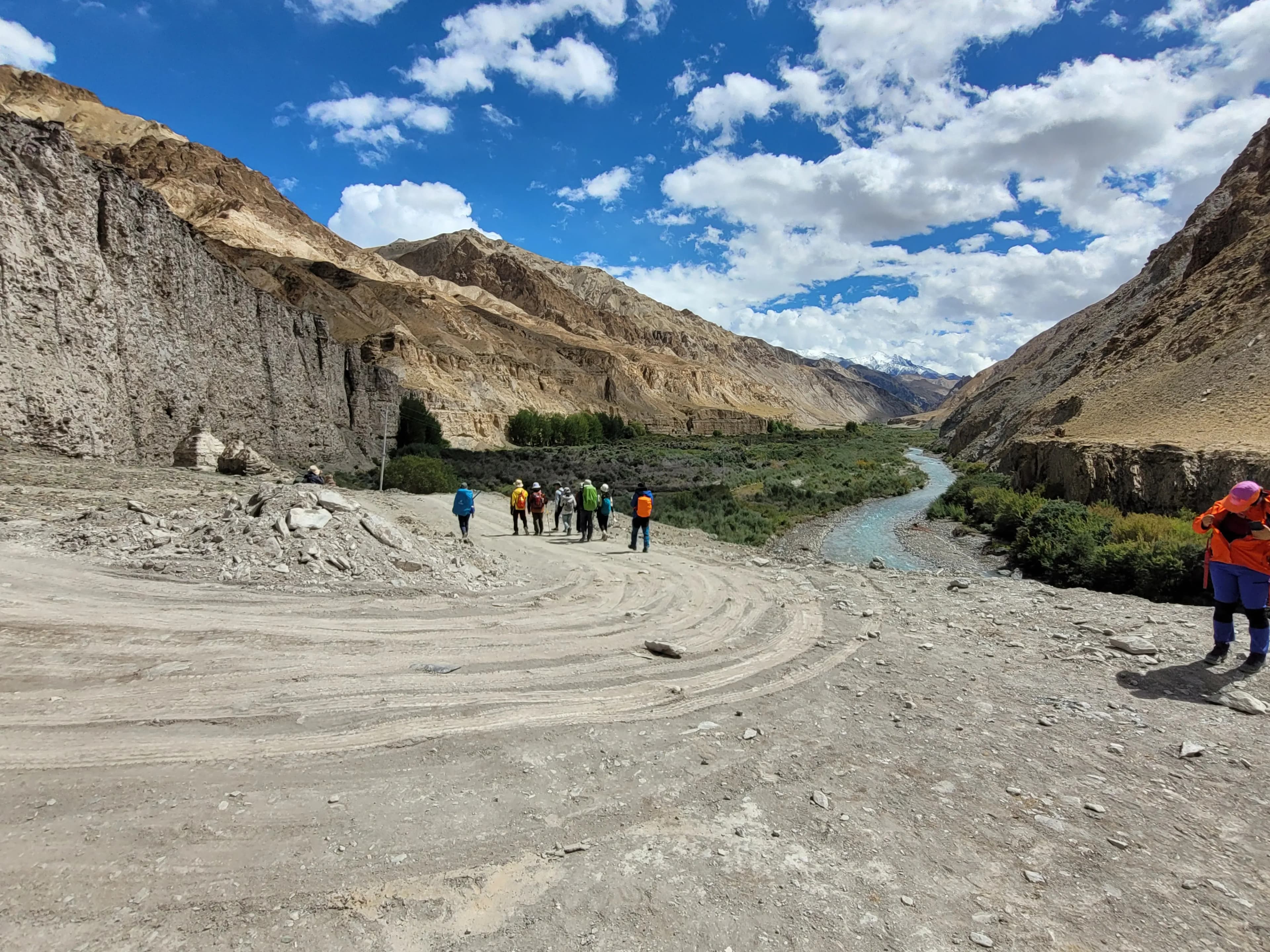 trekking in laadakh