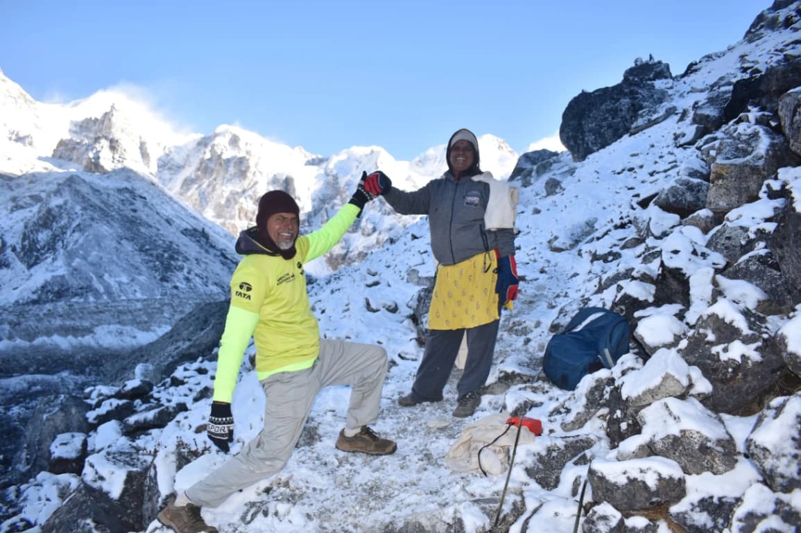 couple at on the Goechala Pass